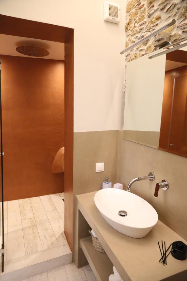 One Suite Syros แอร์มูโปลี ภายนอก รูปภาพ