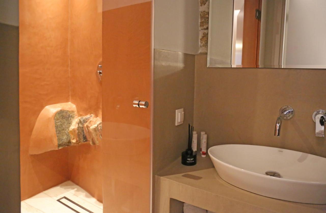 One Suite Syros แอร์มูโปลี ภายนอก รูปภาพ